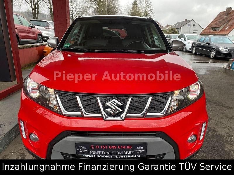Gebraucht Suzuki Vitara Comfort+ 140 PS (102 kW) 2016 Rot SUV