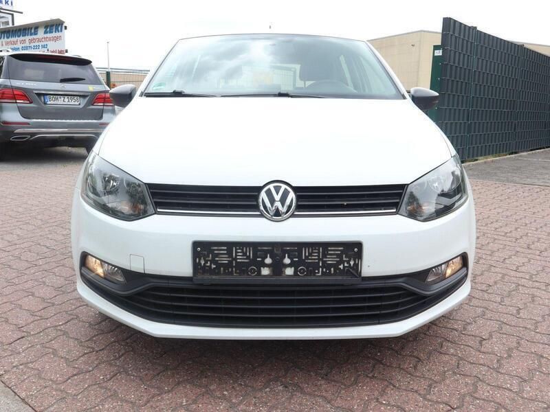 Weiß Gebraucht 2016 VW Polo Trendline Kleinwagen | 6.950 € (Superpreis) - Bild 1/4
