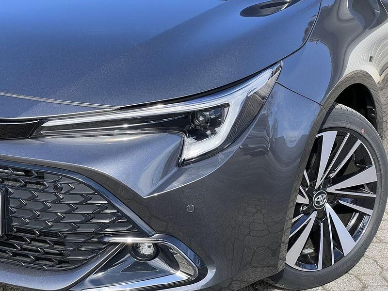 Neu Toyota Corolla 140 PS (102 kW) 2025 Marlingrau Kombi