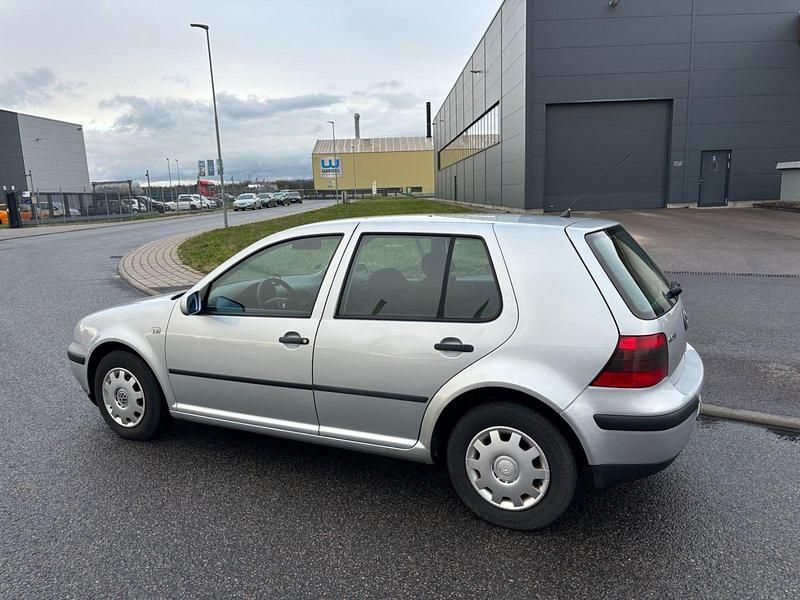 Gebraucht VW Golf IV 75 PS (55 kW) 2001 Silber Kleinwagen
