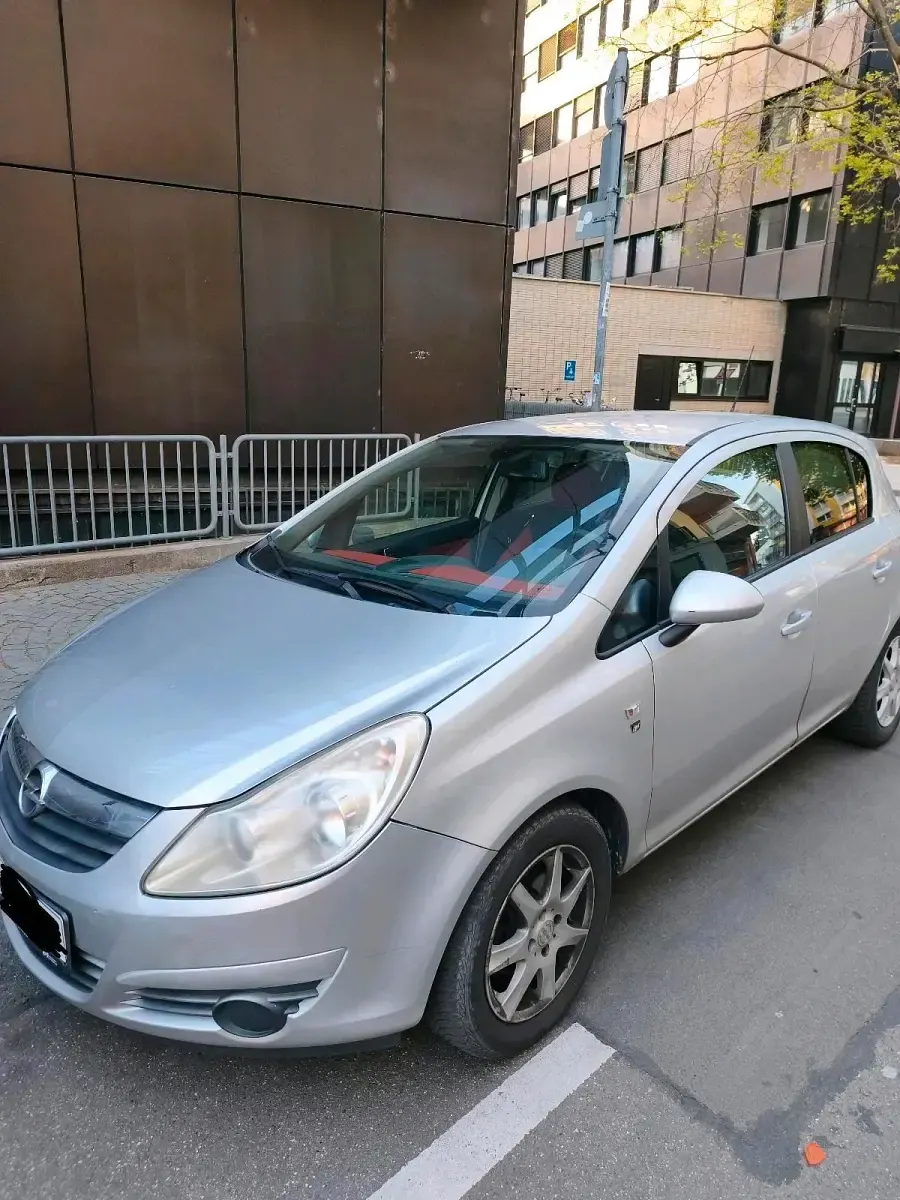 Gebraucht Opel Corsa 87 PS (63 kW) 2010 Silber Kleinwagen