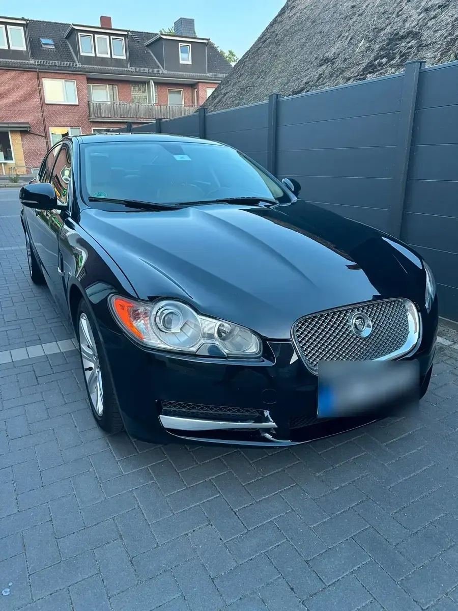 Gebraucht Jaguar XF 240 PS (176 kW) 2011 Schwarz Limousine