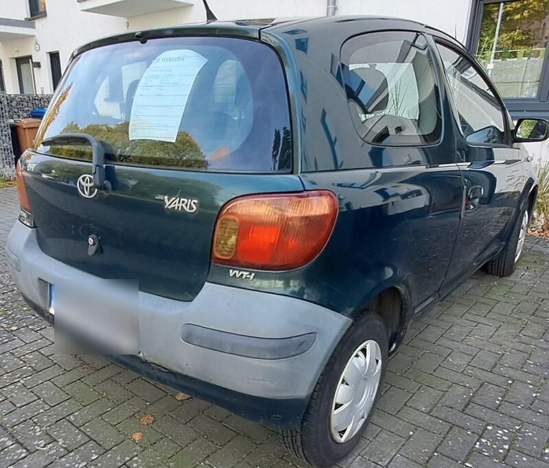 Grün Gebraucht 2003 Toyota Yaris Kleinwagen | 900 € (Guter Preis) - Bild 1/4