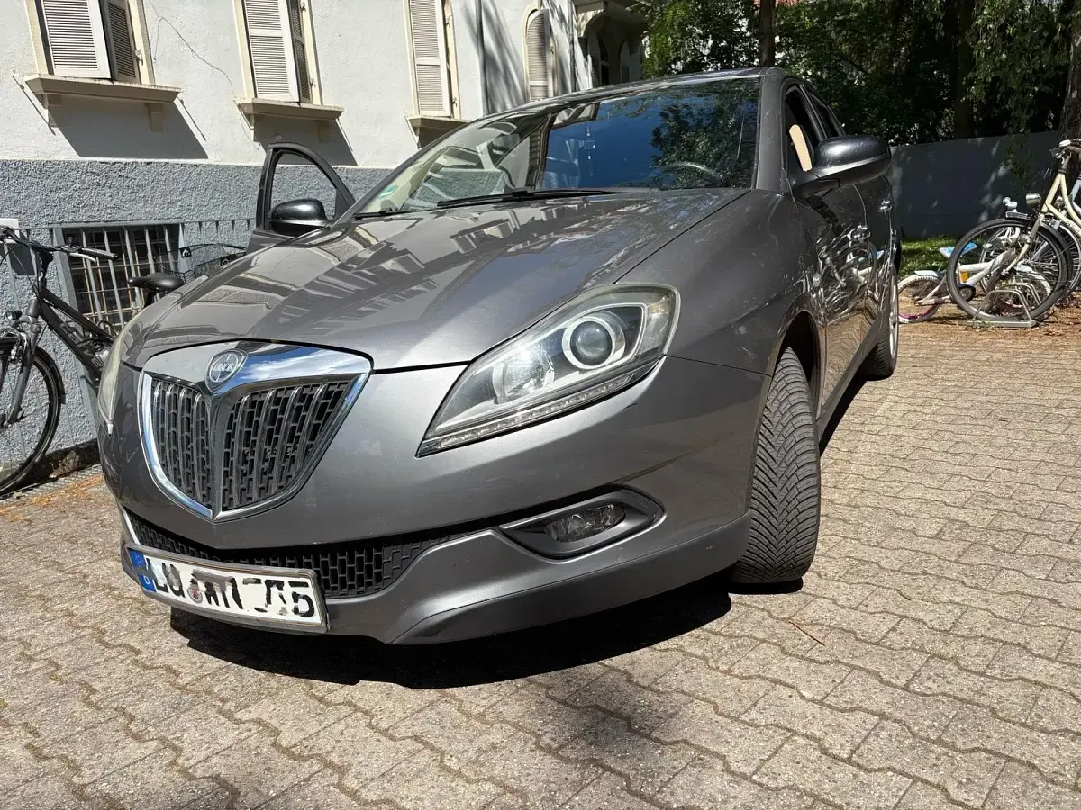 Usata Lancia Delta 120 CV (88 kW) 2008 Utilitaria