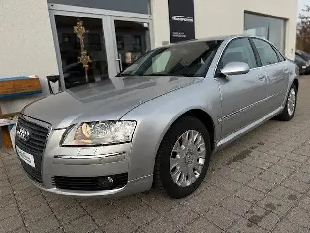 Usado Audi A8 Performance 260 HP (191 kW) 2007 Prateado Sedan