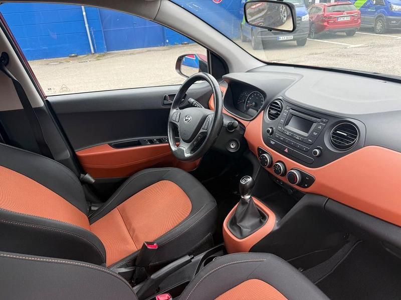 Rot Gebraucht 2014 Hyundai i10 Kleinwagen | 5.999 € (Etwas zu teuer) - Bild 1/4