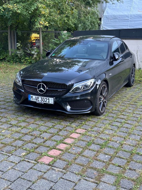 Schwarz Gebraucht 2017 Mercedes C43 AMG AMG Limousine | 28.700 € (Superpreis) - Bild 1/4