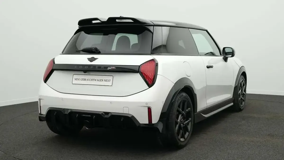 Używany Mini John Cooper Works 231 KM (169 kW) 2025 Biały Hatchback