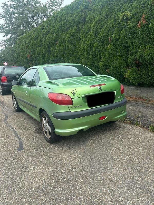 Grün Gebraucht 2001 Peugeot 206 CC Cabrio | 1.700 € (Guter Preis) - Bild 1/4