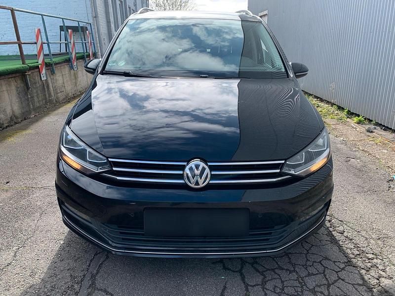 Gebraucht VW Touran 85 PS (62 kW) 2018 Schwarz Van / Kleinbus