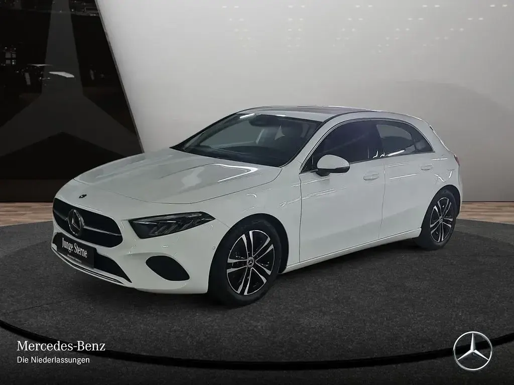 Gebraucht Mercedes A180 Progressive 136 PS (100 kW) 2025 Polarweiß Limousine