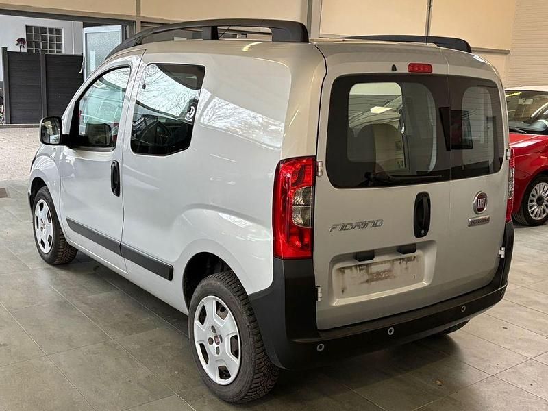 Gebraucht Fiat Fiorino 80 PS (58 kW) 2019 Grau Van / Kleinbus