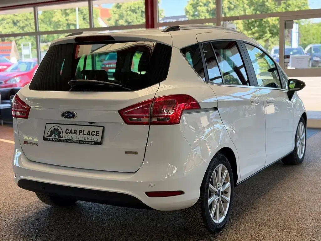 Gebraucht Ford B-MAX Titanium 125 PS (91 kW) 2017 Weiß Van / Kleinbus