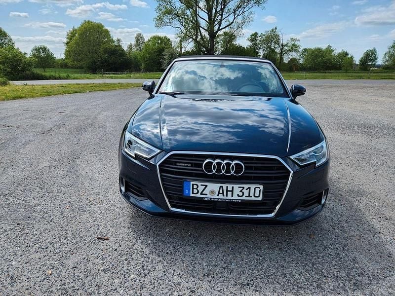 Blau Gebraucht 2020 Audi A3 Cabriolet Design Cabrio | 21.900 € (Superpreis) - Bild 1/4