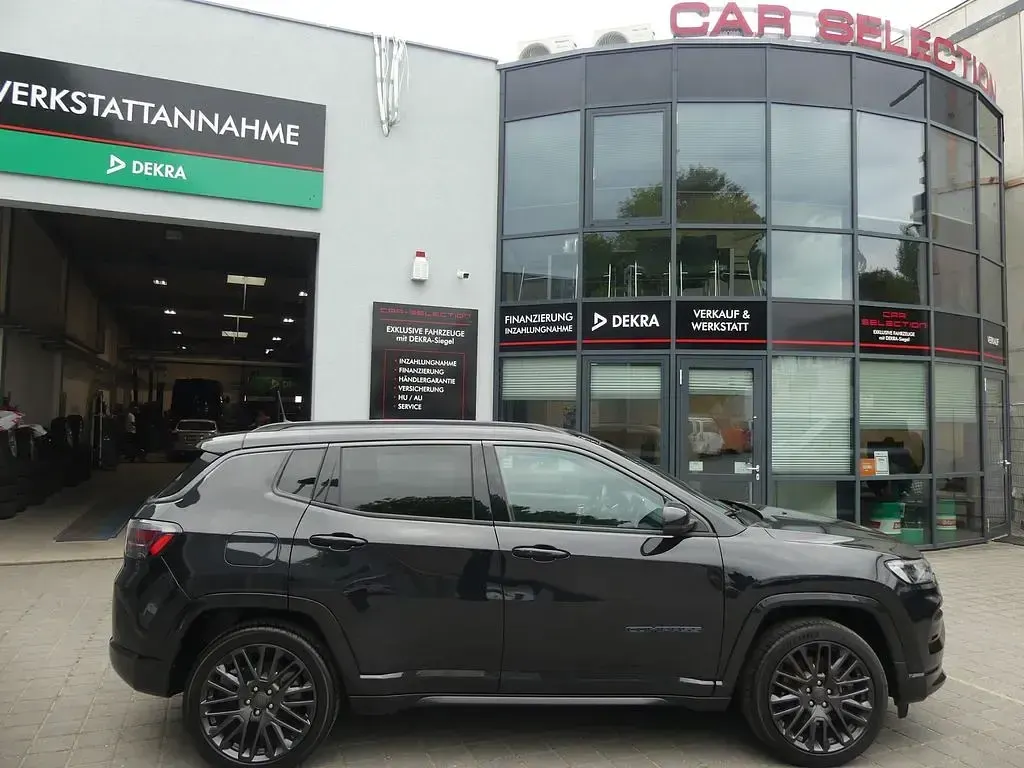 Gebraucht Jeep Compass 241 PS (177 kW) 2022 Schwarz (metallic) SUV