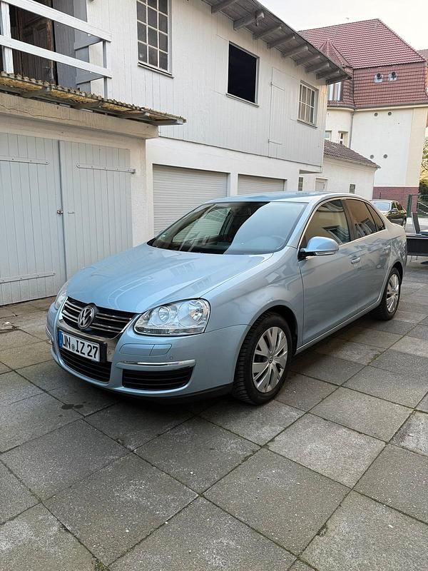 Silber Gebraucht 2010 VW Jetta Limousine | 6.800 € (Fairer Preis) - Bild 1/4