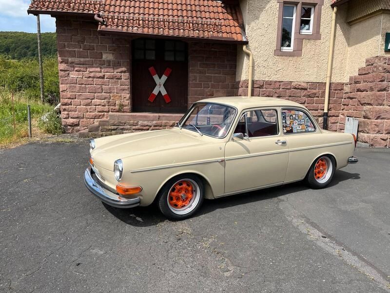 Beige Gebraucht 1971 VW Type 3 Limousine | 18.000 € - Bild 1/4