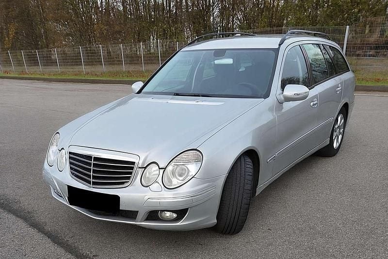 Silber Gebraucht 2008 Mercedes E200 Avantgarde Kombi | 9.800 € (Etwas zu teuer) - Bild 1/4