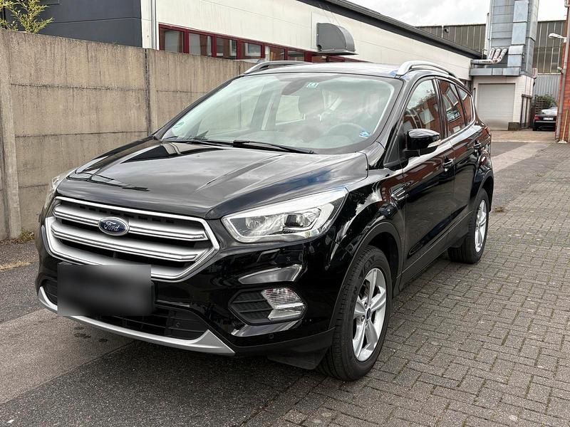 Gebraucht Ford Kuga 120 PS (88 kW) 2018 Schwarz SUV
