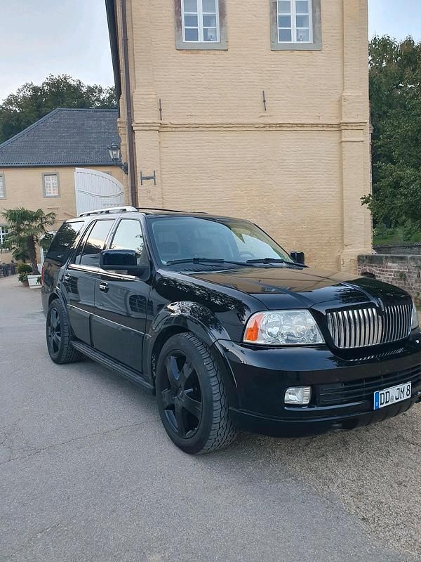 Schwarz Gebraucht 2005 Lincoln Navigator SUV | 11.000 € - Bild 1/4