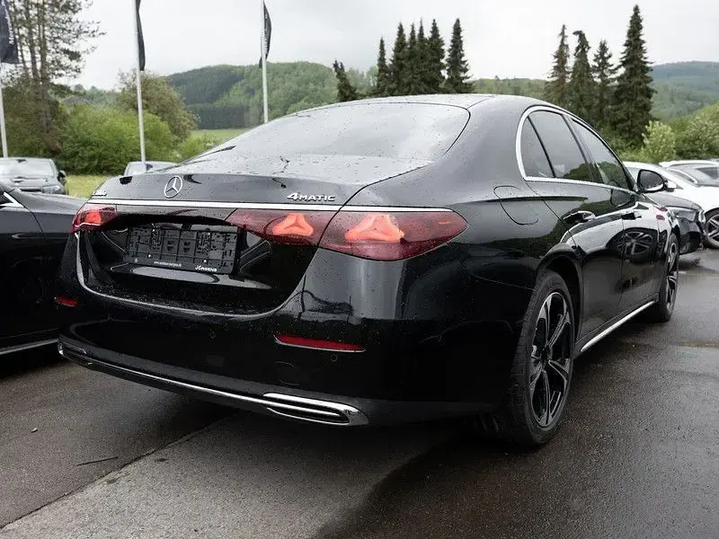 Gebraucht Mercedes E300 Premium Plus 313 PS (230 kW) 2025 Schwarz metalliclack obsidianschwarz Limousine