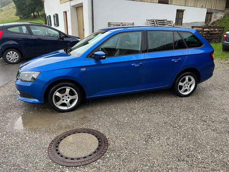 Blau Gebraucht 2015 Skoda Fabia Kombi | 6.000 € (Guter Preis) - Bild 1/4