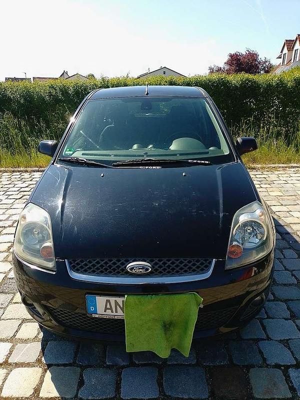 Schwarz Gebraucht 2006 Ford Fiesta Ghia Kleinwagen | 2.200 € (Teuer) - Bild 1/4