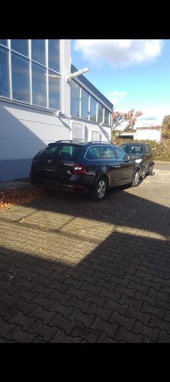 Gebraucht Skoda Octavia Ambition 150 PS (110 kW) 2018 Schwarz Kombi