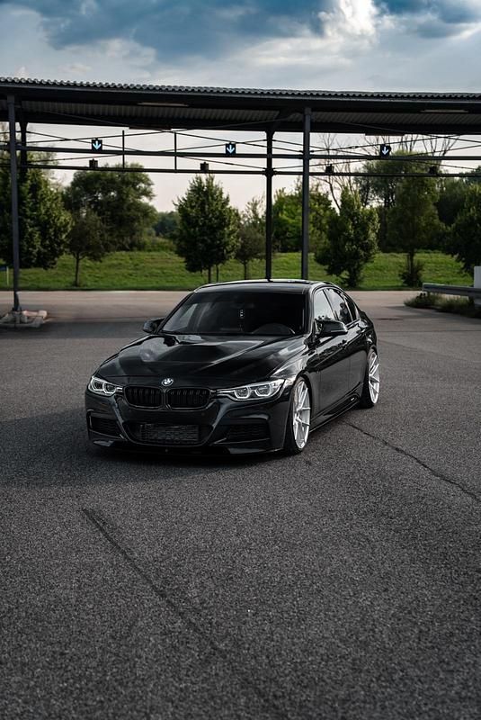 Gebraucht BMW 320 M Performance 190 PS (139 kW) 2016 Schwarz Limousine