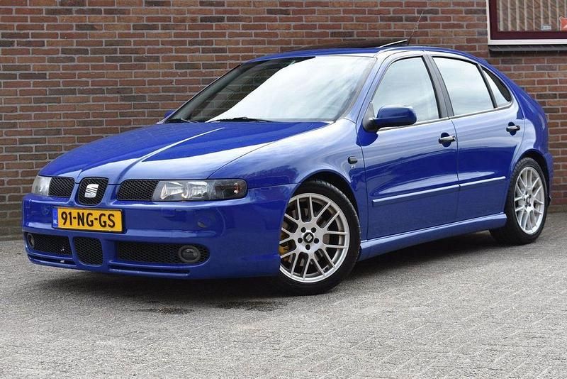 Usata Seat Leon 204 CV (150 kW) 2003 Blu Utilitaria