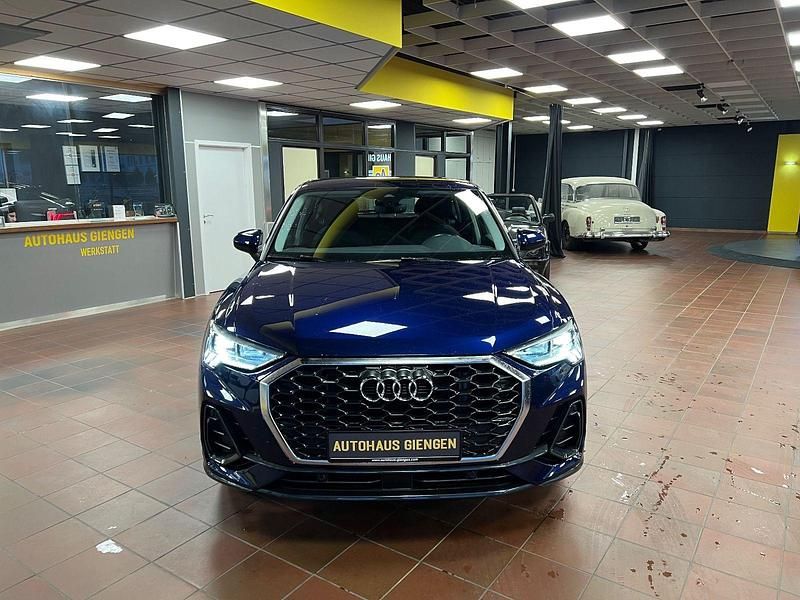 Gebraucht Audi Q3 Sportback Business 150 PS (110 kW) 2022 Blau SUV