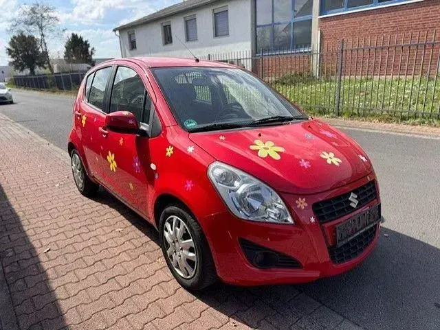 Käytetty Suzuki Splash 68 HP (50 kW) 2013 Punainen Viistoperä