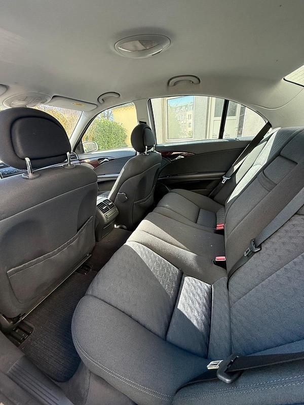 Gebraucht Mercedes E220 2002 Silber Limousine