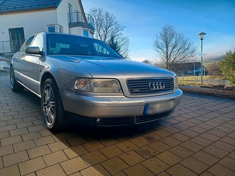 Second-hand Audi A8 225 CP (165 kW) 2001 Argintiu Berlinǎ