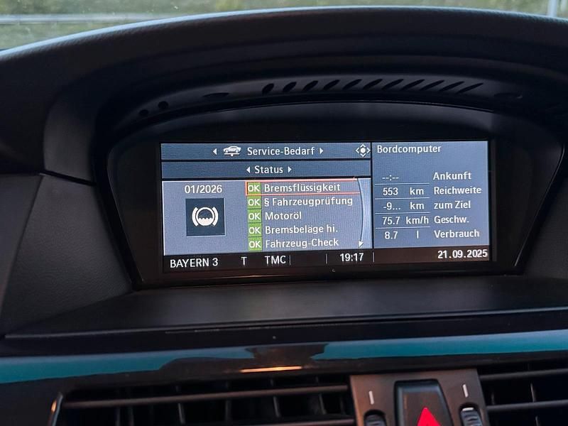 Gebraucht BMW 530 235 PS (172 kW) 2009 Blau Kombi