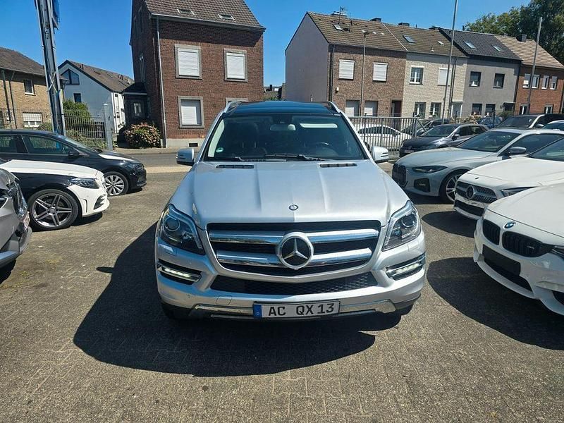 Silber Gebraucht 2013 Mercedes GL350 SUV | 20.900 € (Fairer Preis) - Bild 1/4