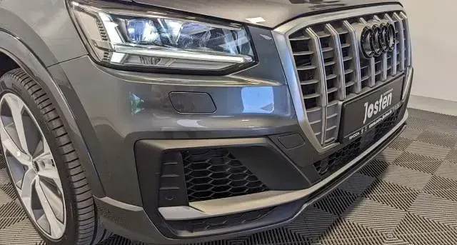 Gebraucht Audi SQ2 Comfort 300 PS (220 kW) 2019 Grau metallic SUV