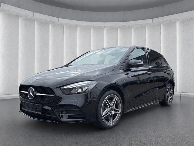 Schwarz Gebraucht 2020 Mercedes B250e AMG Van / Kleinbus | 25.900 € (Guter Preis) - Bild 1/4