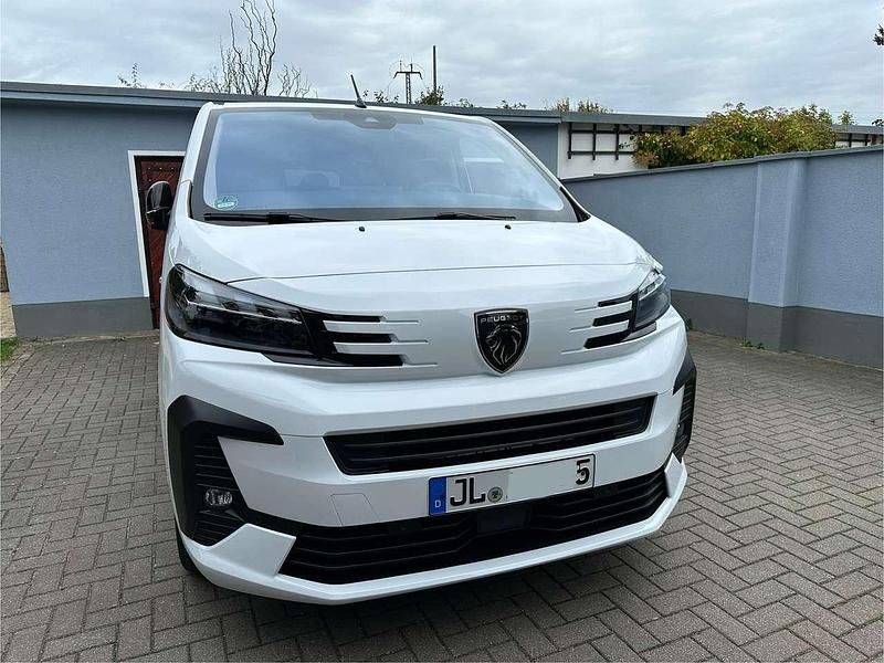 Gebraucht Peugeot Expert 179 PS (131 kW) 2025 Weiß Van