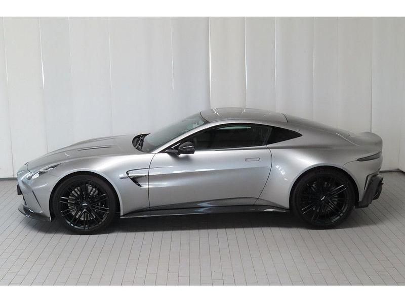 Neu Aston Martin V8 Vantage 665 PS (489 kW) 2025 Silber Coupé