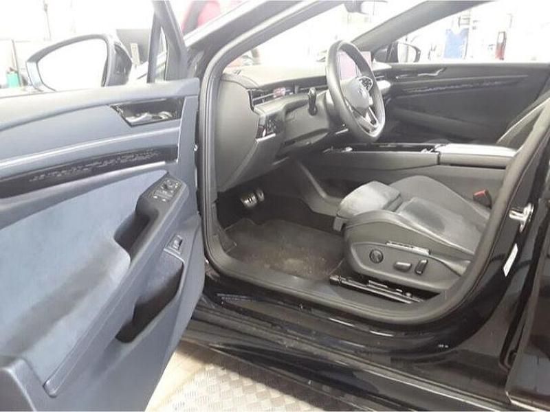 Gebraucht VW ID.7 Pro 210 kW (286 PS) 2025 Grenadillschwarz metallic Kombi