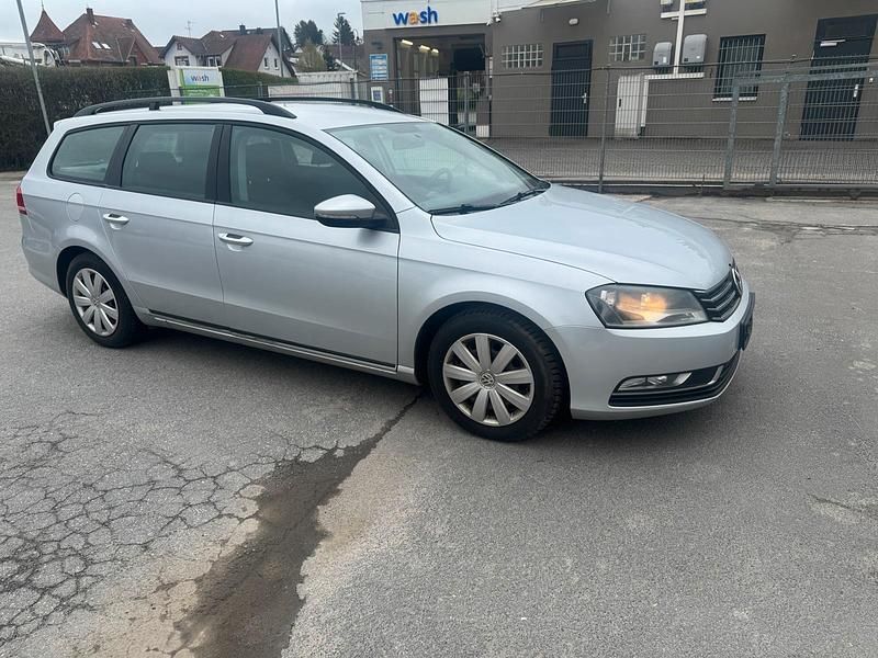 Gebraucht VW Passat 105 PS (77 kW) 2011 Silber Kombi