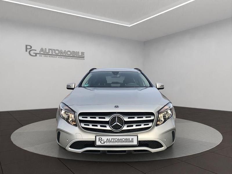 Gebraucht Mercedes GLA200 156 PS (114 kW) 2017 Silber SUV