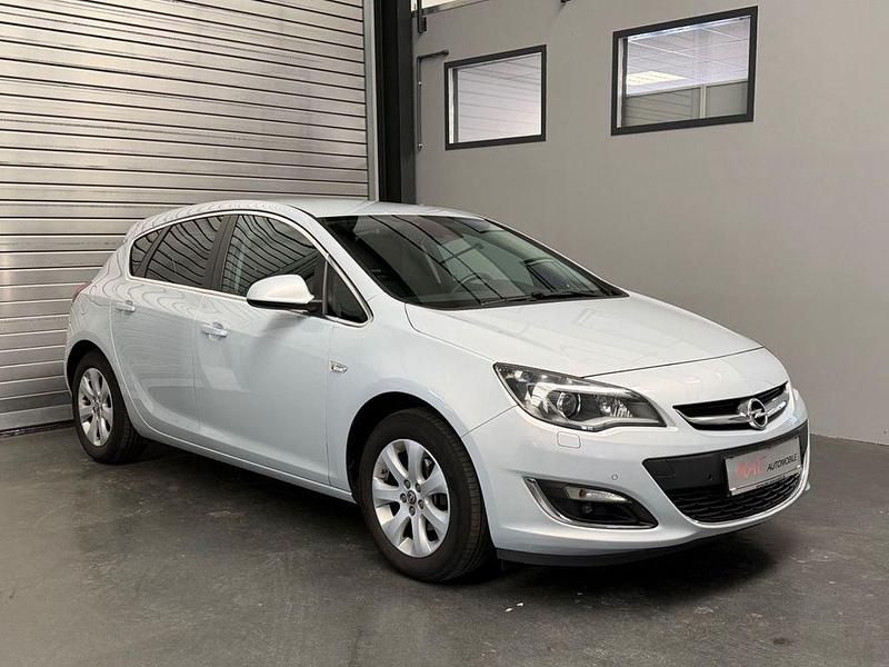 Gebraucht Opel Astra Exklusiv 140 PS (102 kW) 2014 Grau Limousine