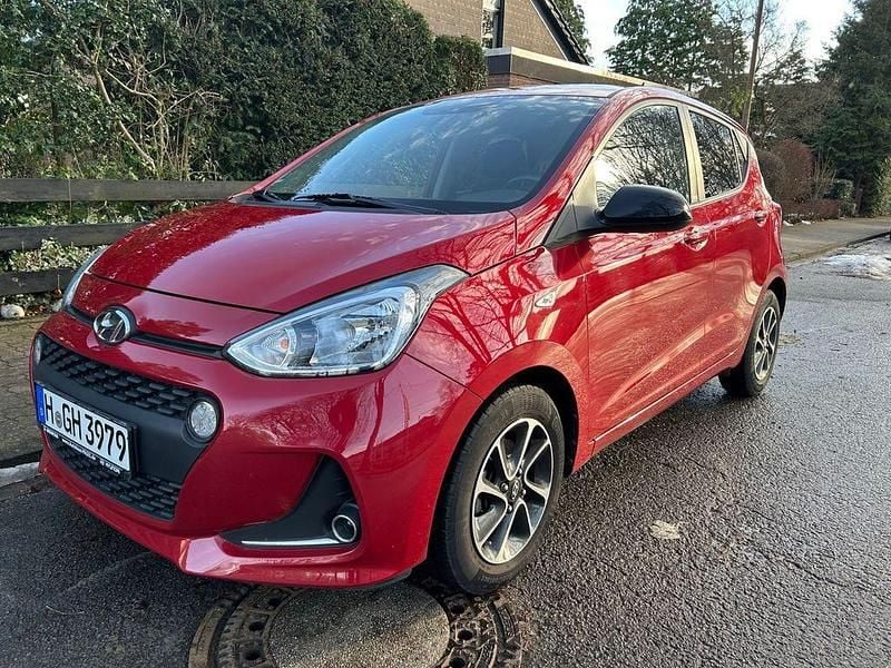 Rot Gebraucht 2019 Hyundai i10 YES! Kleinwagen | 8.500 € (Superpreis) - Bild 1/4