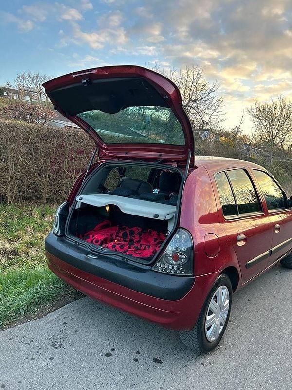 Gebraucht Renault Clio II Expression 75 PS (55 kW) 2003 Rot Kleinwagen