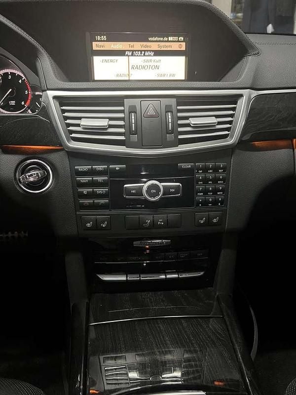 Gebraucht 2011 Mercedes E350 Avantgarde Kombi | 8.900 € (Fairer Preis) - Bild 1/4