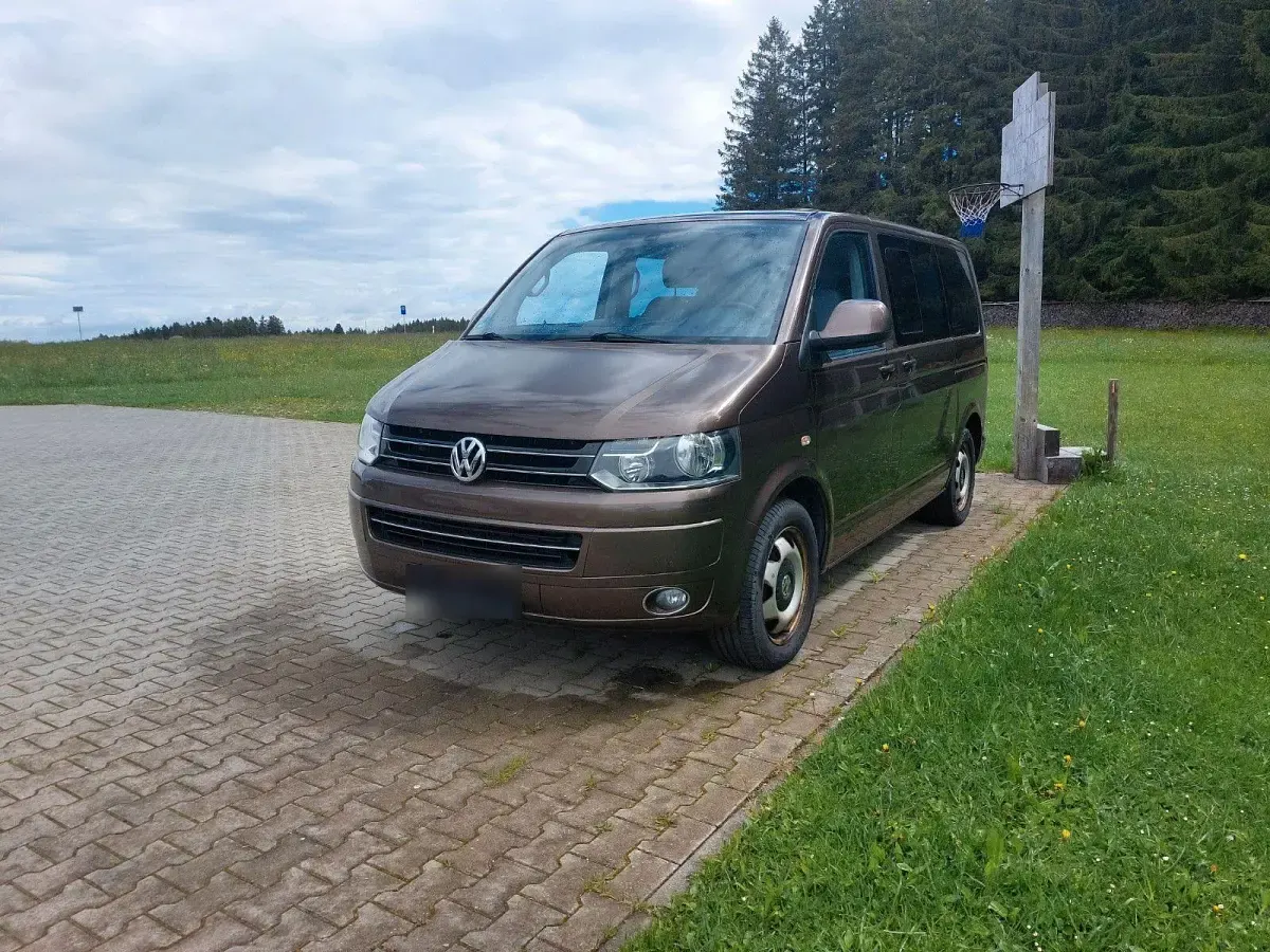 Gebraucht VW Multivan 179 PS (131 kW) 2010 Braun Van / Kleinbus