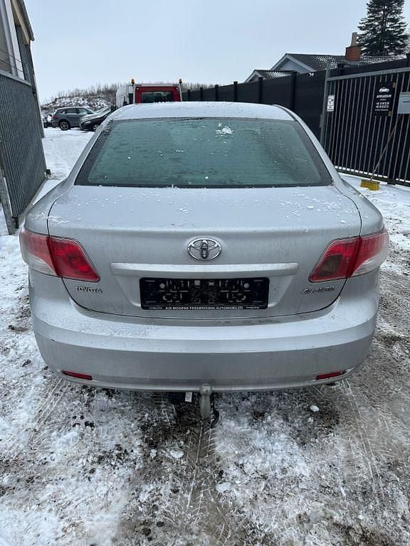 Gebraucht Toyota Avensis 132 PS (97 kW) 2009 Silber Limousine