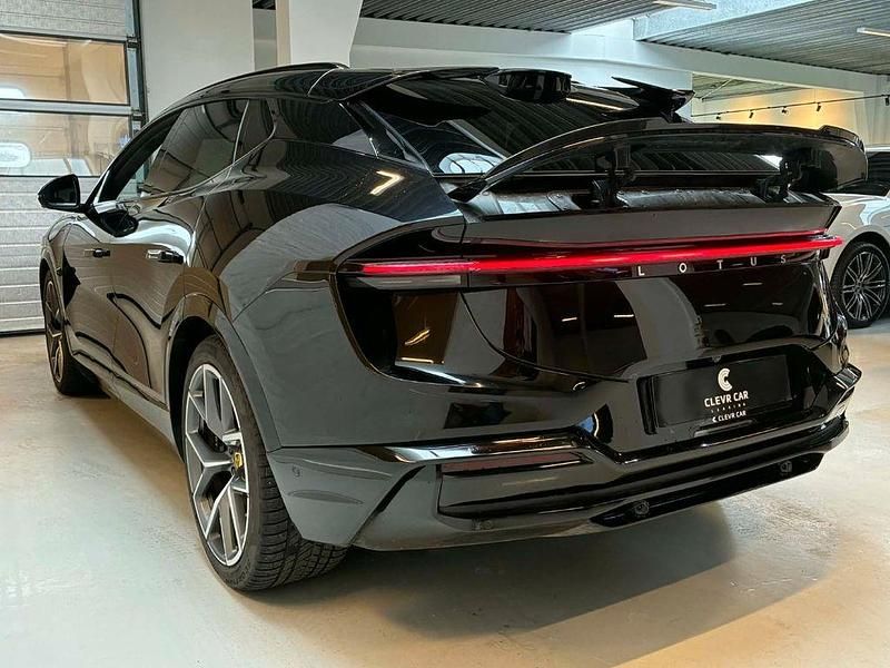 Używany Lotus Eletre 450 kW (612 KM) 2023 Czarny SUV